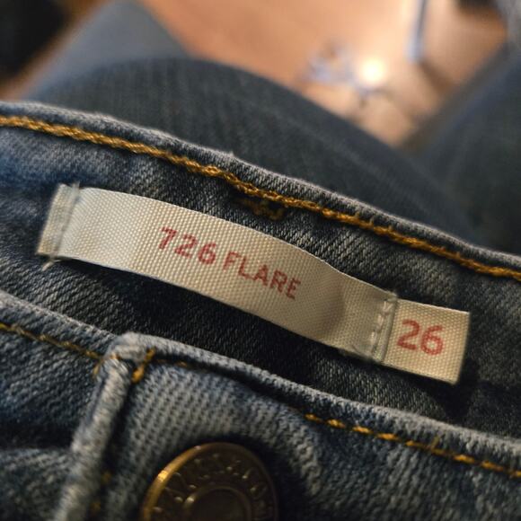 Levi’s 726 High Rise Flare Jeans Medium Wash Size 26 - Picture 9 of 9